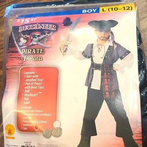 Boy's Pirate Halloween costume sz: Large